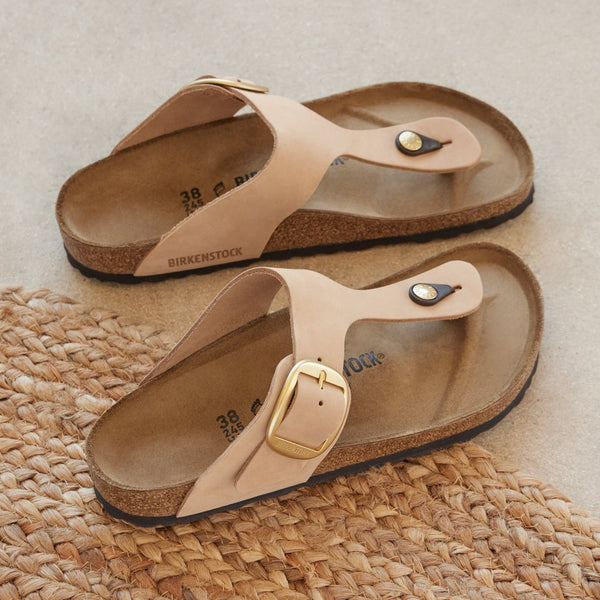 GIZEH BIG BUCKLE - CHÂTEAU DE SABLE - NUBUCK